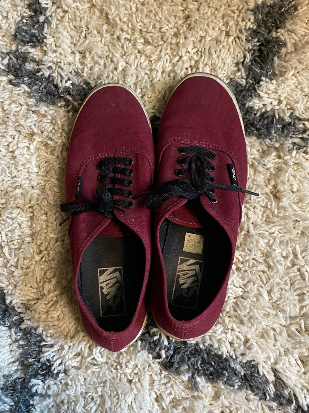 Vans Low-Top Sneakers— Burgundy